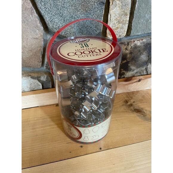 NEW! Wilton  30 count metal Holiday Cookie Cutters. Tree snowman stocking bell - Picture 2 of 3